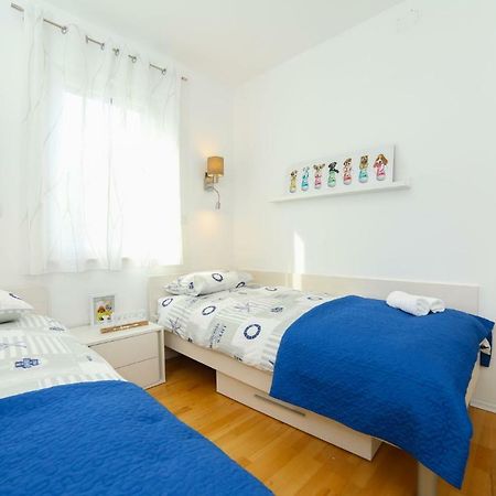 Amazing Luxury 4Star Apartment Laura ซูเปตาร์ ภายนอก รูปภาพ