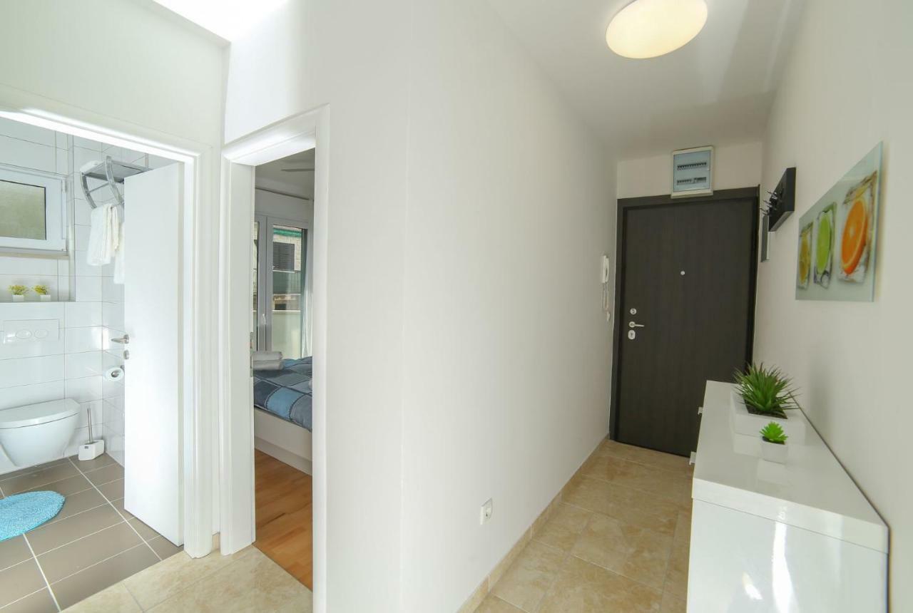 Amazing Luxury 4Star Apartment Laura ซูเปตาร์ ภายนอก รูปภาพ